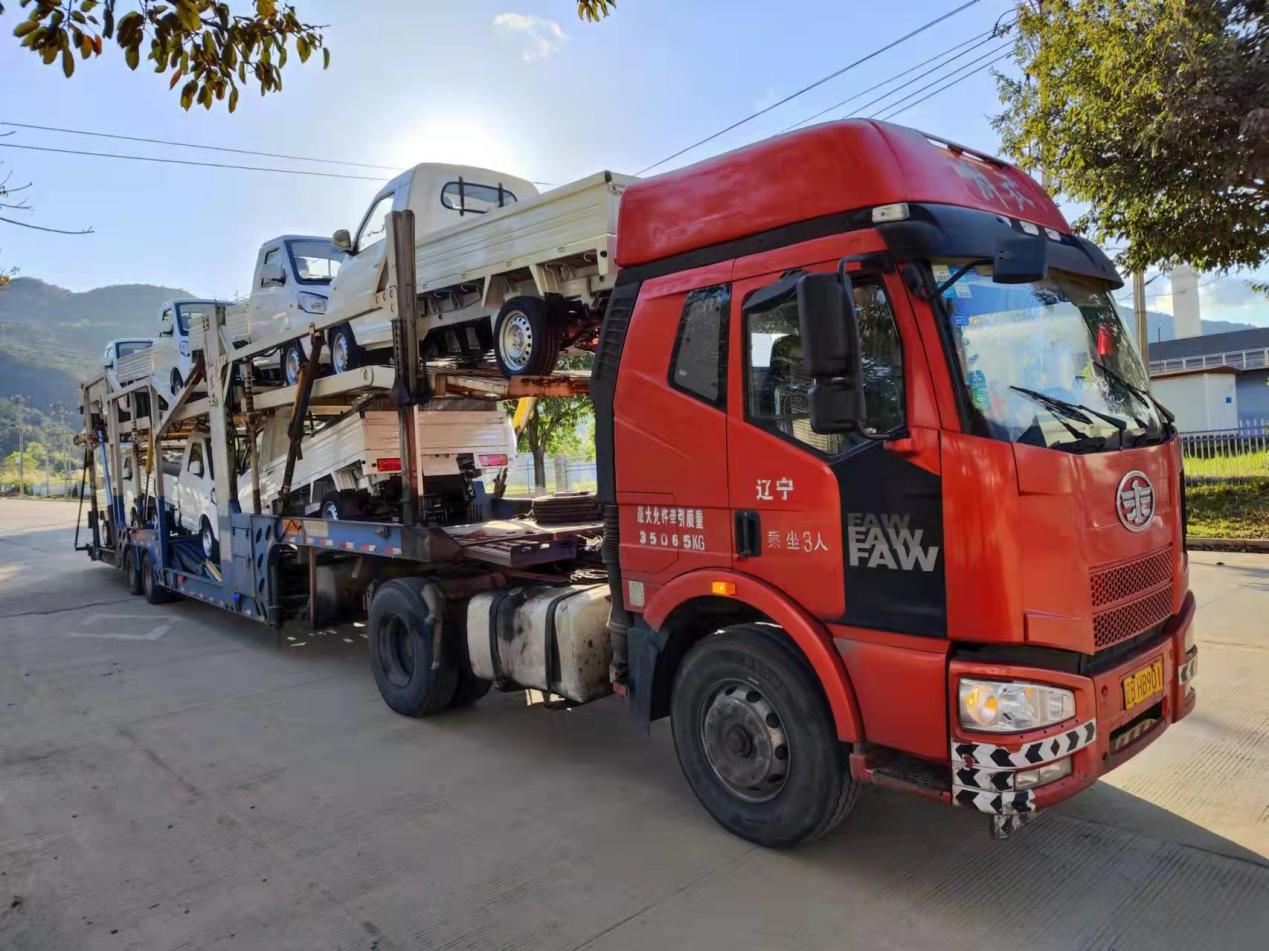 Pirmais KEYTON N50 elektriskās minikravas sūtījums uz Kubu